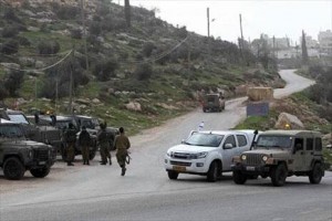 جيش الاحتلال الإسرائيلي المتمركز على أحد الحواجز في الضفة الغربية المحتلة