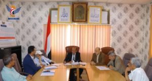 وزير الكهرباء يلتقي الفريق الخاص بإنتاج الأعمدة الكهربائية