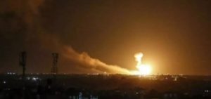 61a1aedeb5009f0d3bbf9d884fedb14b استهداف قاعدة “كونيكو” الأميركية في دير الزور بسوريا للمرة الثالثة خلال 24 ساعة