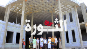 المجمع الضريبي4 قحيم وحليصي يطلعان على أعمال مشروع إنشاء المجمع الضريبي بالحديدة