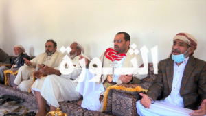 محافظ صعدة وأعضاء من مجلس الشورى يطمئنون على صحة حسين العزي