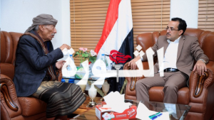 وزير المالية يلتقي محافظ حضرموت