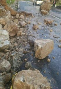 تحذير من انهيارات صخرية وترابية في هذه المناطق نتيجة غزارة الأمطار