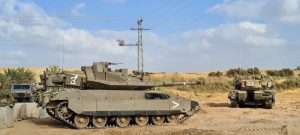 قوات العدو الإسرائيلي تنحسب من مناطق التوغل في مدينة خان يونس بقطاع غزة