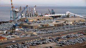 سفينة شحن إماراتية تصل ميناء إيلات بالأراضي المحتلة انهيار 63% من أرباح ميناء “أسدود” بسبب الحرب والحظر البحري اليمني