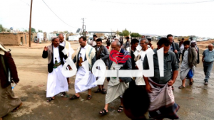 محافظ صعدة يتفقد سير العمل بمشروع سفلتة شارع الشهيد زيد علي مصلح