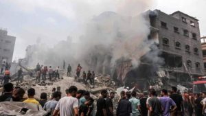 24 شهيدًا و110 جرحى في جريمتين مروعتين للعدو بحق النازحين