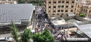 شاهد.. حراك وغضب شعبي عارم بالعاصمة صنعاء.. وهذا ما حدث أمام مقر الأمم المتحدة “فيديو”