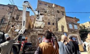 سقوط أحد قصور صنعاء القديمة.. و 100 بلاغ لمبان معرضة للسقوط