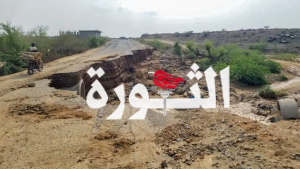 الحاكم والشامي يطلعان على أضرار السيول في مديرية الشاهل بحجة