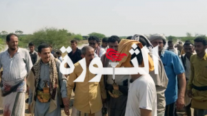 وكيل محافظة الحديدة يتفقد أضرار سيول الأمطار في مديرية باجل