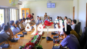 مدينة الحديدة1 قحيم يرأس اجتماعاً لمناقشة آلية صيانة قنوات تصريف مياه الأمطار بمدينة الحديدة