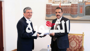 وزير الخارجية يستقبل السفير الإيراني الجديد لدى اليمن