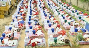 IMG_20240822_204135_542~3 حجة.. توزيع مواد إيوائية وغذائية للنازحين المتضررين من السيول في مديرية عبس