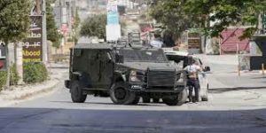 IMG_20240825_211331_256 إصابات واعتقالات في اعتداء للمستوطنين وقوات العدو على قرية جنوب الخليل