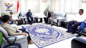 وزير الصحة يشيد بجهود هيئة مستشفى الثورة بالحديدة