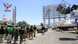 رئيس الوزراء وعدد من الوزراء يزورون ساحتي ميدان السبعين والكلية الحربية