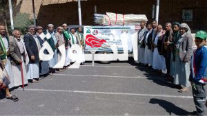 أبناء الطويلة يجودون بقافلة غذائية لمتضرري السيول في ملحان بالمحويت