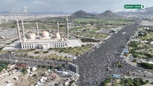 صنعاء.. حشود مليونية هي الأضخم عالمياً إحياء لذكرى مولد النور ونصرة لغزة (شاهد الصور)