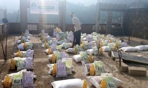 توزيع سلال غذائية على الأسر الفقيرة والمحتاجة في مديرية مقبنة بتعز توزيع سلال غذائية على الأسر الفقيرة والمحتاجة في مديرية مقبنة بتعز