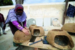 حرف فرضها العدوان لتعزيز الصمود .. مِهنٌ جديدة فرضتها حرب الاحتلال على غزة