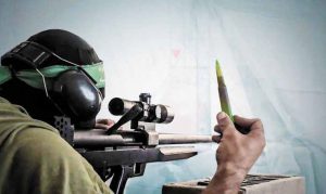 عربي2 إعلام عبري: قنّاصة «حماس» أكبر تهديد للجيش “الإسرائيلي” في غزة