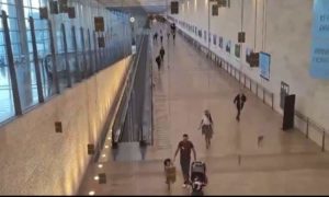 اعلام عبري: الصاروخ اليمني تزامن مع وصول طائرة نتنياهو