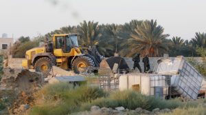 العدو يهدم 320 منزلا بالقدس واستشهاد طبيب من مجمع الشفاء بعد اختطافه