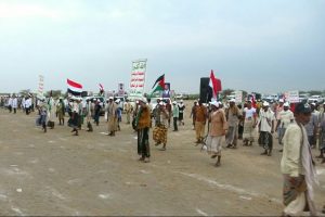 IMG_20240924_212344_131~2 مديرية المنيرة بالحديدة تشهد عرضاً شعبياً لخريجي دورات التعبئة احتفاء بثورة 21 سبتمبر