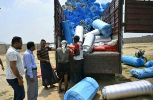 IMG_20240924_224457_221~2 تدشين تنفيذ تدخلات وتوزيع مساعدات للمتضررين من السيول في عبس بحجة