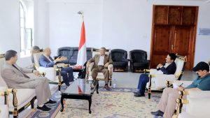 IMG_20240925_174320_390 المولَّد وعباس يناقشان تعزيز التعاون بين وزارة الشباب وجامعة صنعاء