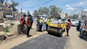 ae14fa3a382e41e8720e7a32a504aab5 تفقد أعمال الطوارئ لترميم الشوارع بمديرية الثورة في أمانة العاصمة