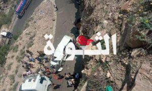 b847_medium وفاة 14 شخصا بحادث مروع على طريق تعز عدن