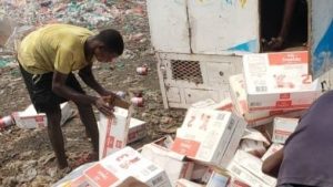 إتلاف “طن” من حليب الأطفال المنتهي الصلاحية في الحديدة