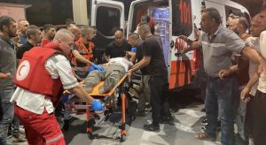 dafe293d3414473826576db6398f23ef إصابة طبيب فلسطيني بجراح خطيرة شرق قلقيلية