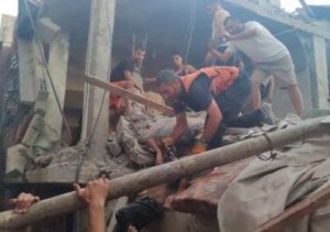 0093bd20ffa9a8b1abaf40bde518aba8 استشهاد 12 فلسطينيا وإصابة آخرين في قصف العدو مناطق بقطاع غزة