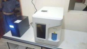 الصحة ترفد 7 مراكز صحية في الجوف بأجهزة فحص الدم