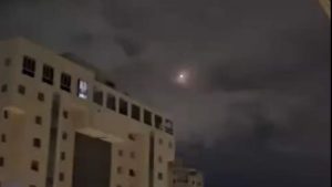طائرتان مسيرتان تباغت تل أبيب والعدو يعترف بفشل اعتراضها (فيديو)