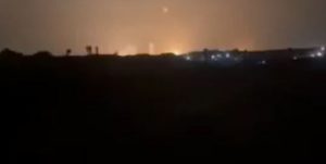 شاهد| كيف حولت الصواريخ الإيرانية قاعدة “نيفاتيم” الجوية الاسرائيلية التي تنطلق منها طائرات f-35 إلى أرض محروقة