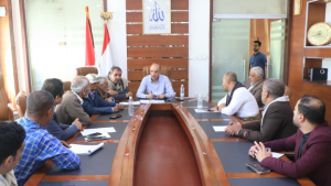 اتحاد نقابات عمال اليمن1 المحاقري وبامحيسون يبحثان آليات التعاون والتنسيق بين وزارة الاقتصاد واتحاد نقابات عمال اليمن