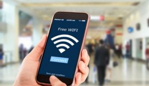 ماذا يحدث لهاتفك عند استخدام شبكة Wi-Fi مجانية؟