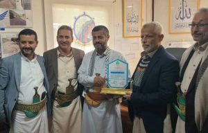 IMG_20241128_223237_145~2 البخيتي يكرُم رئيس صندوق صيانة الطرق والجسور