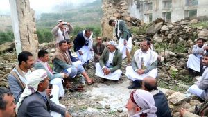 محافظ صعدة يطلع على أضرار العدوان الأمريكي السعودي بمنزل السيد بدرالدين الحوثي في حيدان