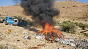 صعدة.. النيابة العامة تتلف أكثر من ستة آلاف قالب من مادة الحشيش المخدر1 صعدة.. النيابة العامة تتلف أكثر من ستة آلاف قالب من مادة الحشيش المخدر