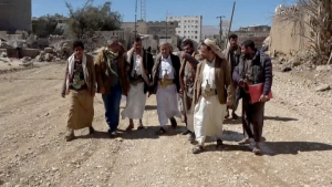 عمران1 محافظ عمران يتفقد سير العمل في تأهيل وصيانة شارع 20