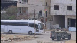 540cdb4f4a885df58cf8ce3e9821a49c وصول الأسرى الفلسطينيين المفرج عنهم لرام الله