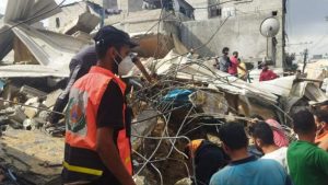 البحث عن جثامين 10 آلاف شهيد تحت الأنقاض بغزة