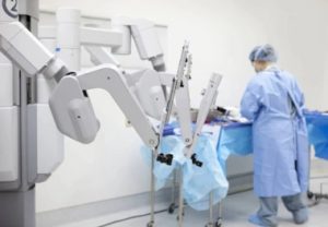 الروبوت يتفوق على البشر في جراحات الكبد