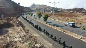 مسير لوحدات أمنية في المحويت استعداداً للمعركة ضد العدو