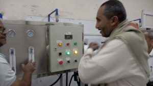 محافظ الحديدة يطلع على الأداء التنموي والمشاريع الخدمية في باجل